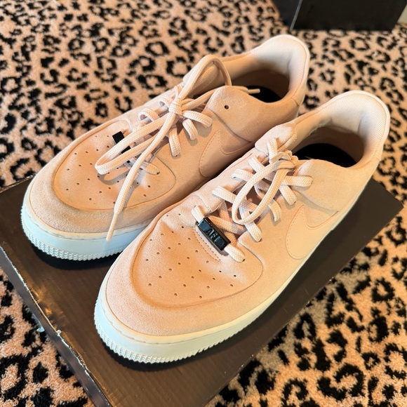 Women’s Air Force Sage Low - Picture 2 of 7